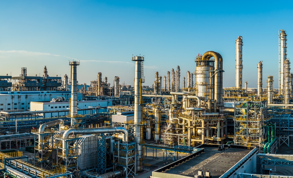 Claims related to a delayed and defective construction of a major petrochemical facility